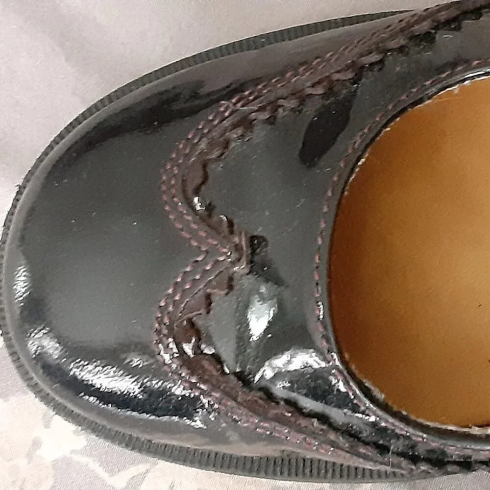 NATURINO Wing Tipped Navy w/ Burgundy Trim Patent Leather Maryjane shoes